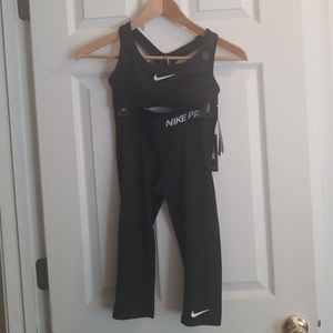 Kids Nike Sports bra & capri legging